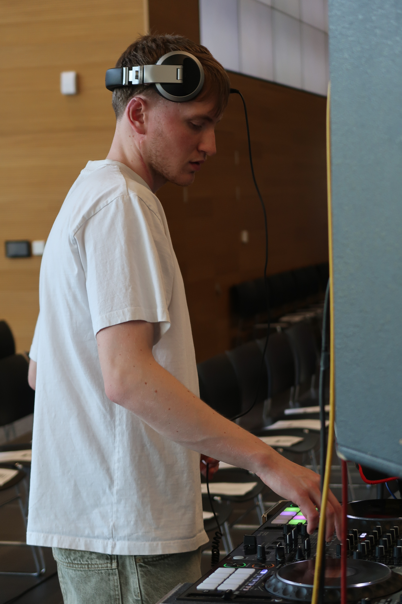 DJ set 3 - Daniel Wright Daniel Wright DJ live set photography - UK underground electronic and house DJ performance 3